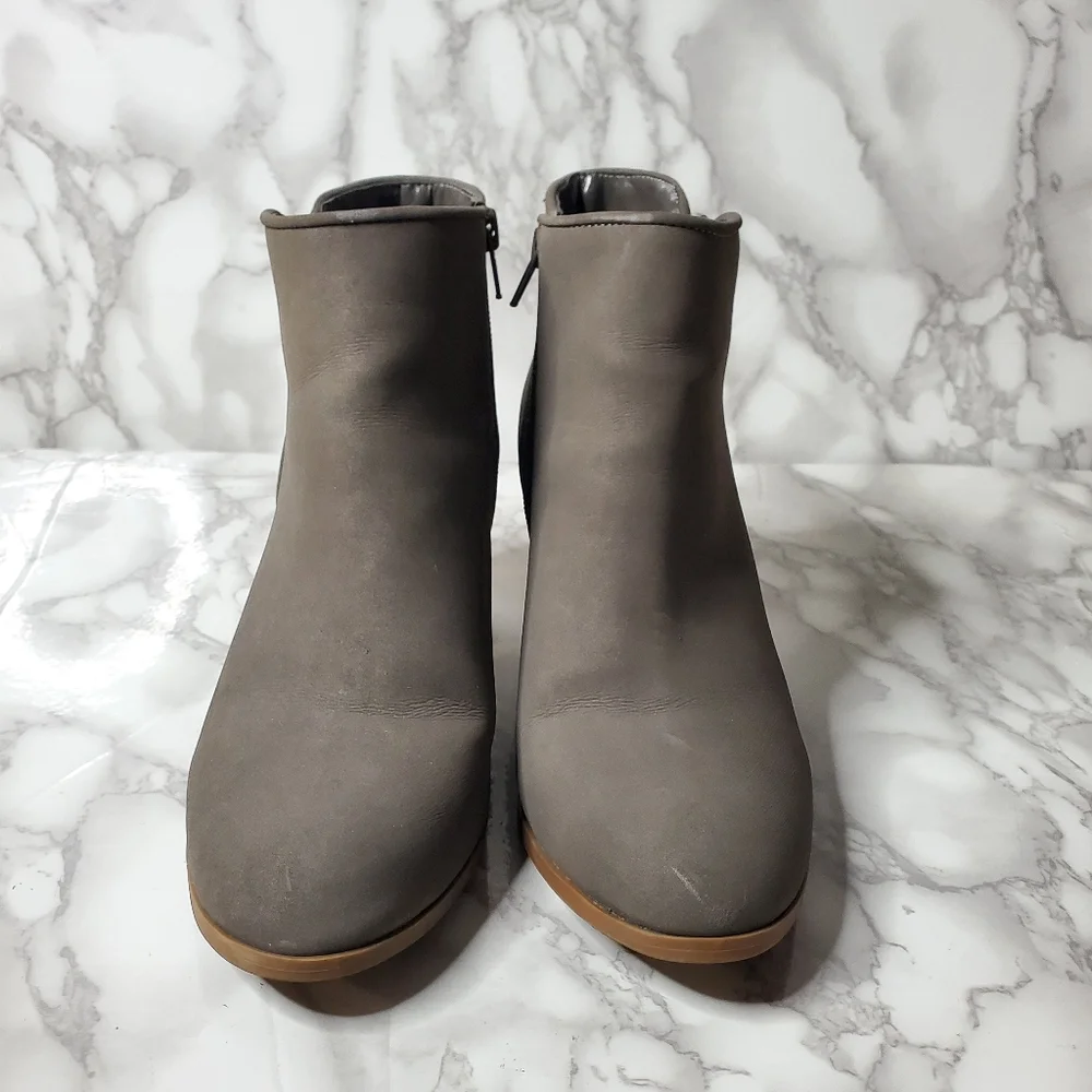 Sryle & Co Jamilagry Grey Booties 7.5